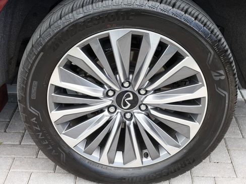 Used 2025 INFINITI QX80 Luxe RWD image 47