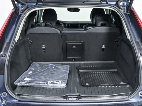 Certified 2023 Volvo XC60 B5 Plus w/ Climate Package AWD/4WD image 29