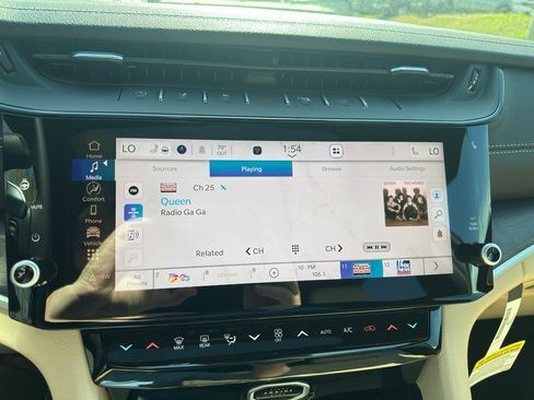 New 2026 Jeep Grand Cherokee Limited w/ Luxury Tech Group II image 16