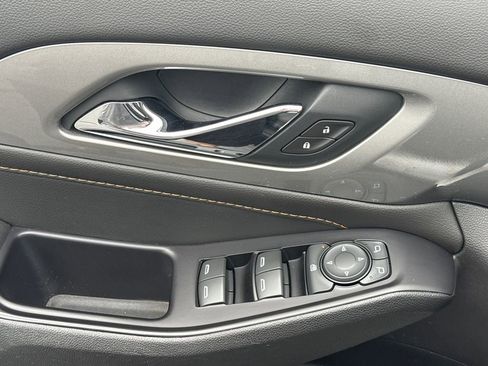 Used 2020 Chevrolet Traverse LS FWD image 16