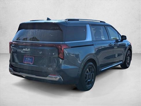 Used 2025 Kia Carnival SX image 5