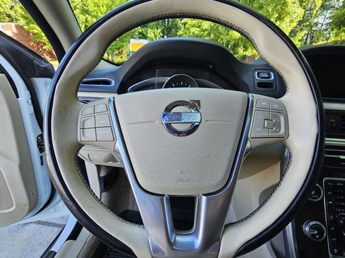 Used 2015 Volvo XC70 T5 Platinum w/ Protection Package FWD image 29