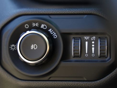 Used 2021 Jeep Wrangler Unlimited Rubicon w/ Trailer Tow Package image 32