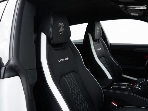 Used 2024 Lamborghini Urus Performante image 18