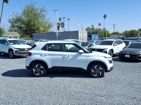 New 2026 Hyundai Venue SEL image 6