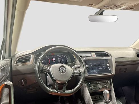 Used 2018 Volkswagen Tiguan SEL Premium AWD/4WD image 19