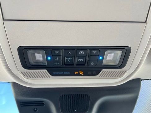 Used 2025 Ford Expedition Platinum AWD/4WD image 28