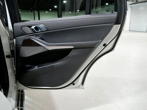 Used 2020 BMW X7 xDrive40i w/ Premium Package image 34