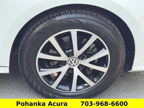 Used 2017 Volkswagen Jetta SE FWD image 33
