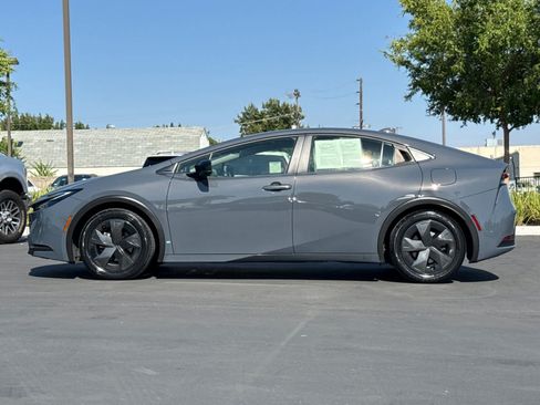 Used 2024 Toyota Prius LE FWD image 9