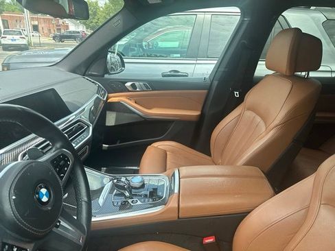 Used 2022 BMW X5 M50i AWD/4WD image 4