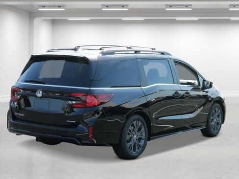 New 2026 Honda Odyssey Touring image 3