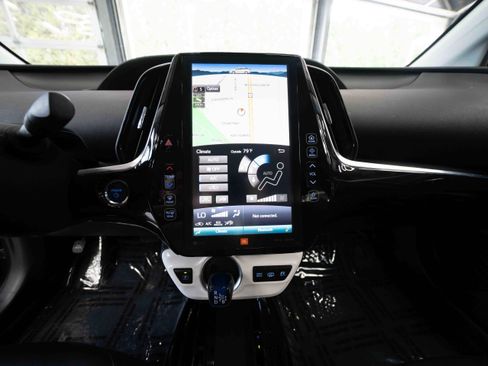 Used 2018 Toyota Prius Prime Advanced FWD image 17