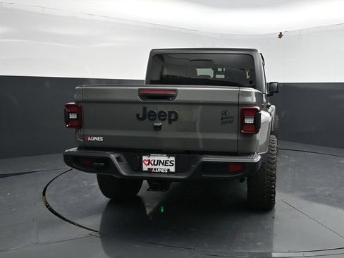 Used 2021 Jeep Gladiator Sport AWD/4WD image 8