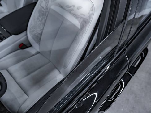 Used 2025 Rolls-Royce Cullinan AWD/4WD image 24