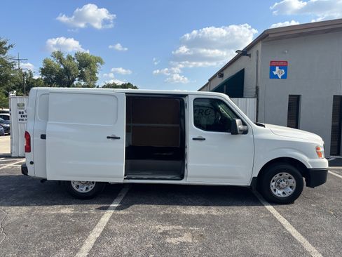 Used 2018 Nissan NV 1500 SV image 3