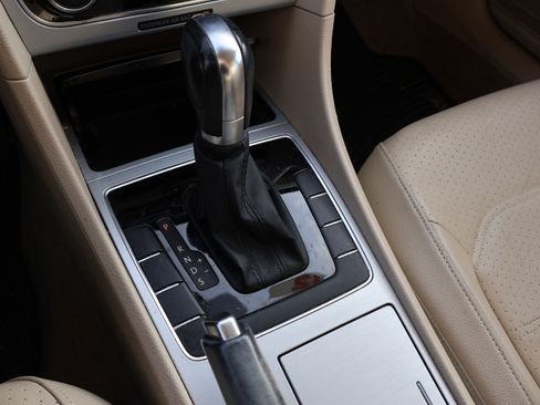 Used 2012 Volkswagen Passat 2.5 SE image 28