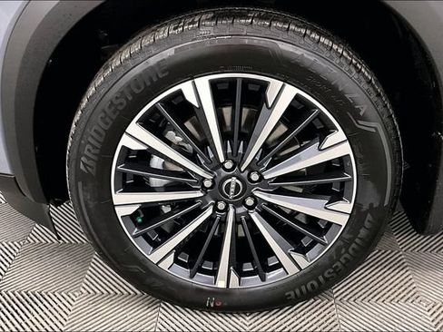 New 2026 Nissan Pathfinder Platinum AWD/4WD image 12