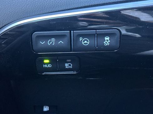 Used 2020 Toyota Prius Limited image 37