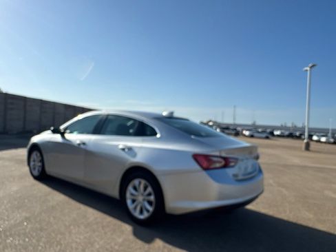 Used 2020 Chevrolet Malibu LT FWD image 13