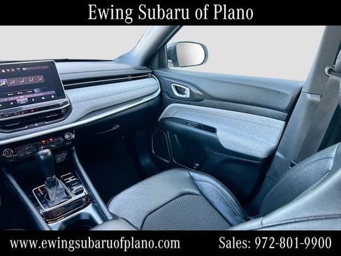 Used 2024 Jeep Compass Latitude AWD/4WD image 23