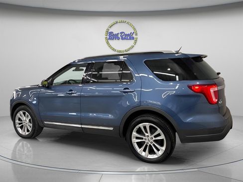 Used 2019 Ford Explorer XLT w/ Equipment Group 202A AWD/4WD image 3