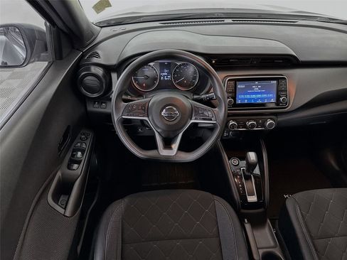 Used 2018 Nissan Kicks S FWD image 2