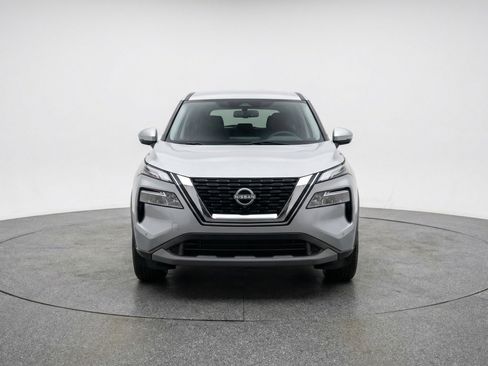 Used 2025 Nissan Rogue SV FWD image 2