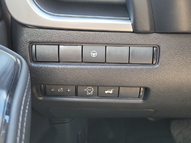 Certified 2026 Nissan Rogue Dark Armor AWD/4WD image 25