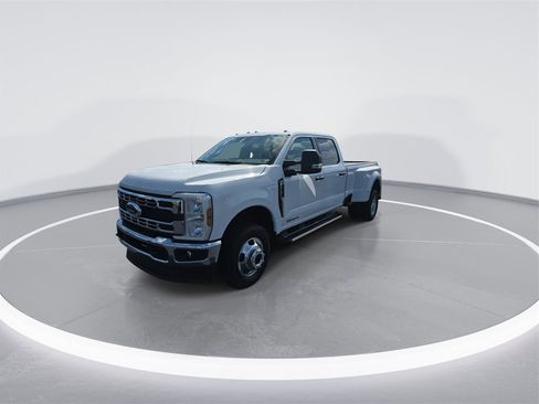 New 2026 Ford F350 XLT image 2