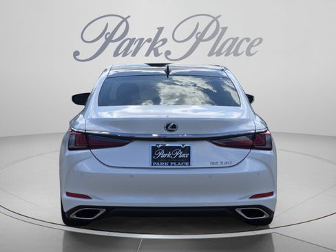 Used 2025 Lexus ES 350 w/ Premium Package FWD image 3