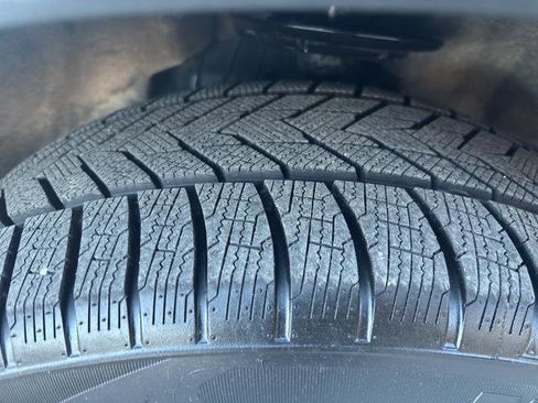 Certified 2024 Ford Explorer Platinum w/ Technology Package image 14