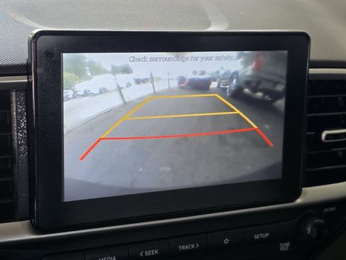 Used 2020 Hyundai Venue SEL FWD image 12