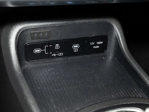 Used 2025 Hyundai Kona SEL FWD image 20