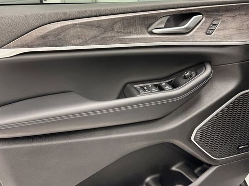 Used 2023 Jeep Grand Cherokee Limited w/ Trailer Tow Prep Group (B) image 10