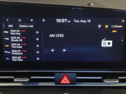 Used 2025 Hyundai Elantra SEL FWD image 25