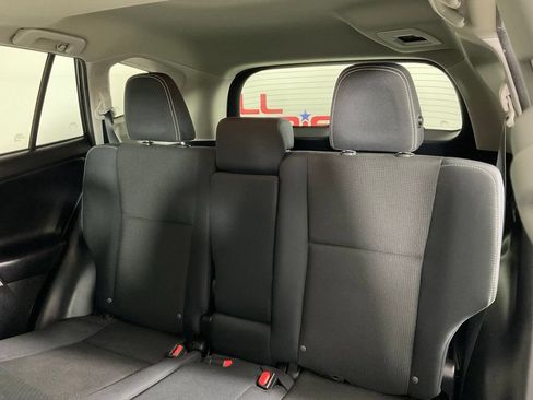 Used 2017 Toyota RAV4 XLE FWD image 16