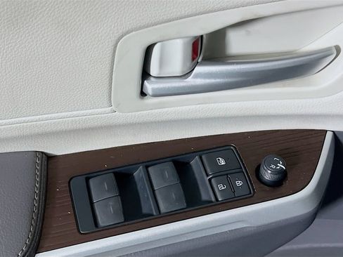 Certified 2024 Toyota Sienna XLE FWD image 16