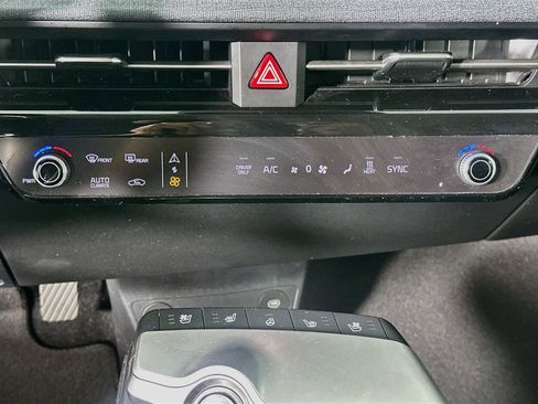 Used 2022 Kia EV6 Wind w/ Wind Technology Package AWD/4WD image 24