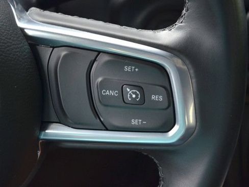 Used 2022 Jeep Wrangler Unlimited Sahara AWD/4WD image 21