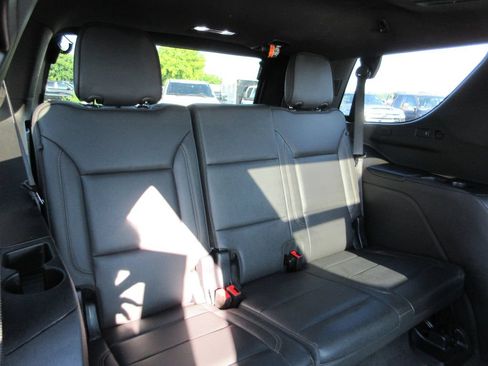 Certified 2025 Chevrolet Tahoe High Country AWD/4WD image 30