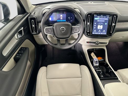 New 2026 Volvo XC40 B5 Ultra w/ Protection Package Premier image 23