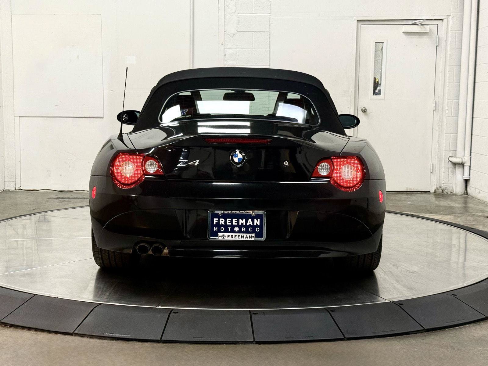 Used 2005 BMW Z4 3.0i RWD image 15