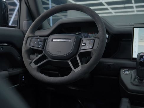 Used 2023 Land Rover Defender 110 V8 image 67