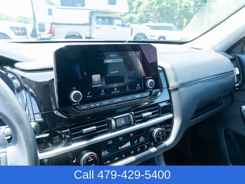 Used 2025 Nissan Pathfinder SV FWD image 21