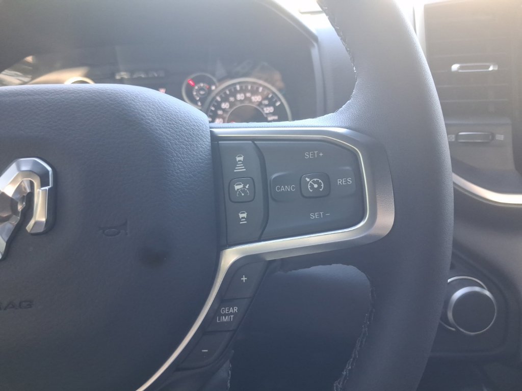 Used 2025 RAM 1500 Big Horn AWD/4WD image 31