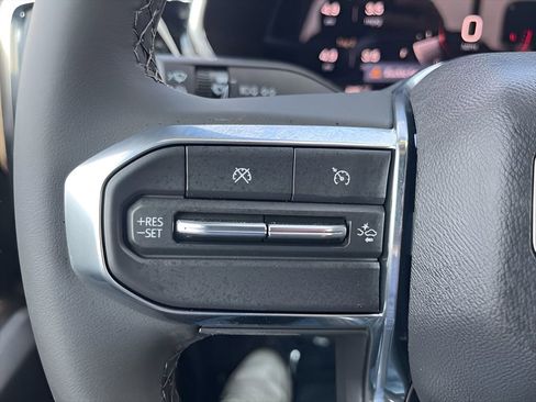 New 2025 GMC Canyon Elevation w/ Convenience Package image 18