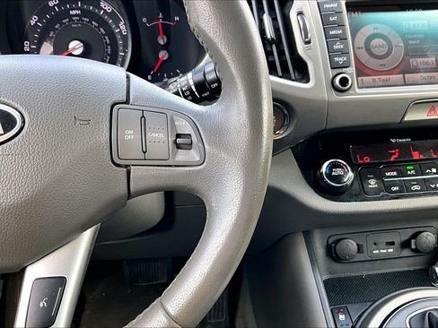 Used 2011 Kia Sportage EX w/ Premium Pkg w/Leather Seats FWD image 19