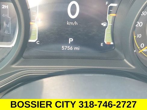 Used 2024 Jeep Wrangler Unlimited Sahara w/ Safety Group AWD/4WD image 12