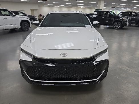 Used 2023 Toyota Crown AWD/4WD image 2